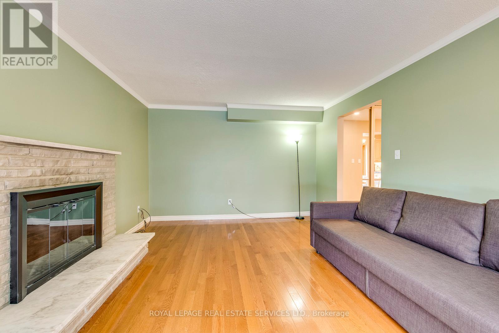 2630 Hayford Court, Mississauga, Ontario  L5K 1P7 - Photo 8 - W13066698