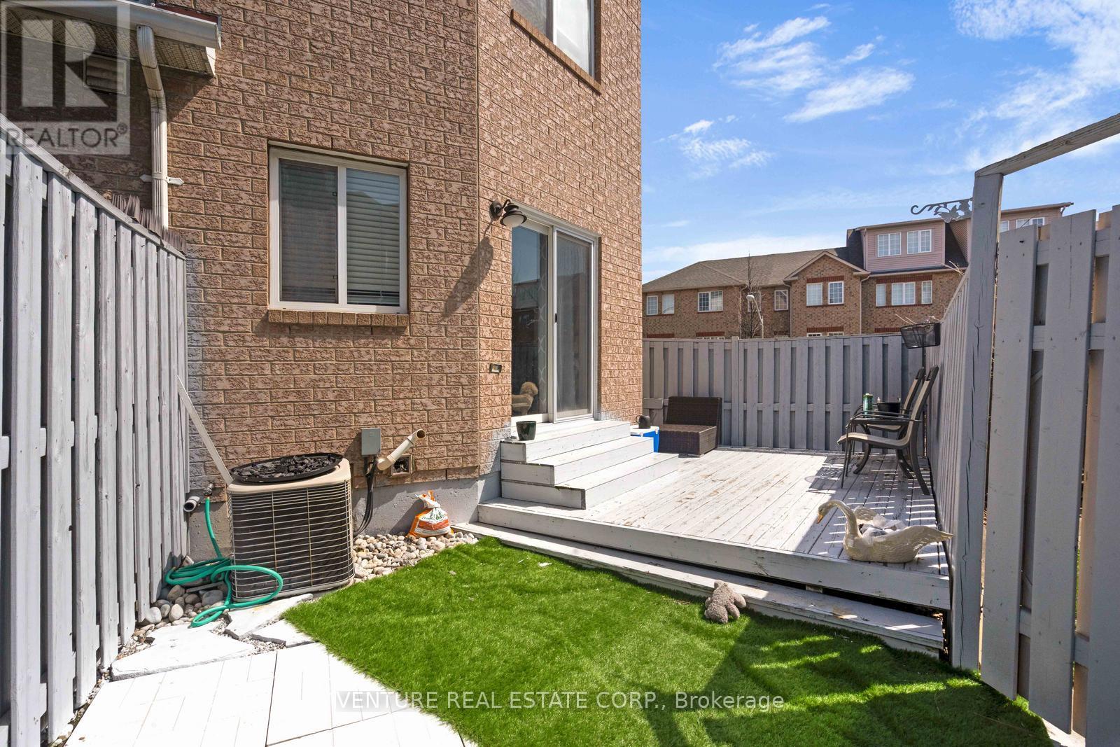19 Spadina Road, Brampton, Ontario  L6X 4X6 - Photo 21 - W13066728