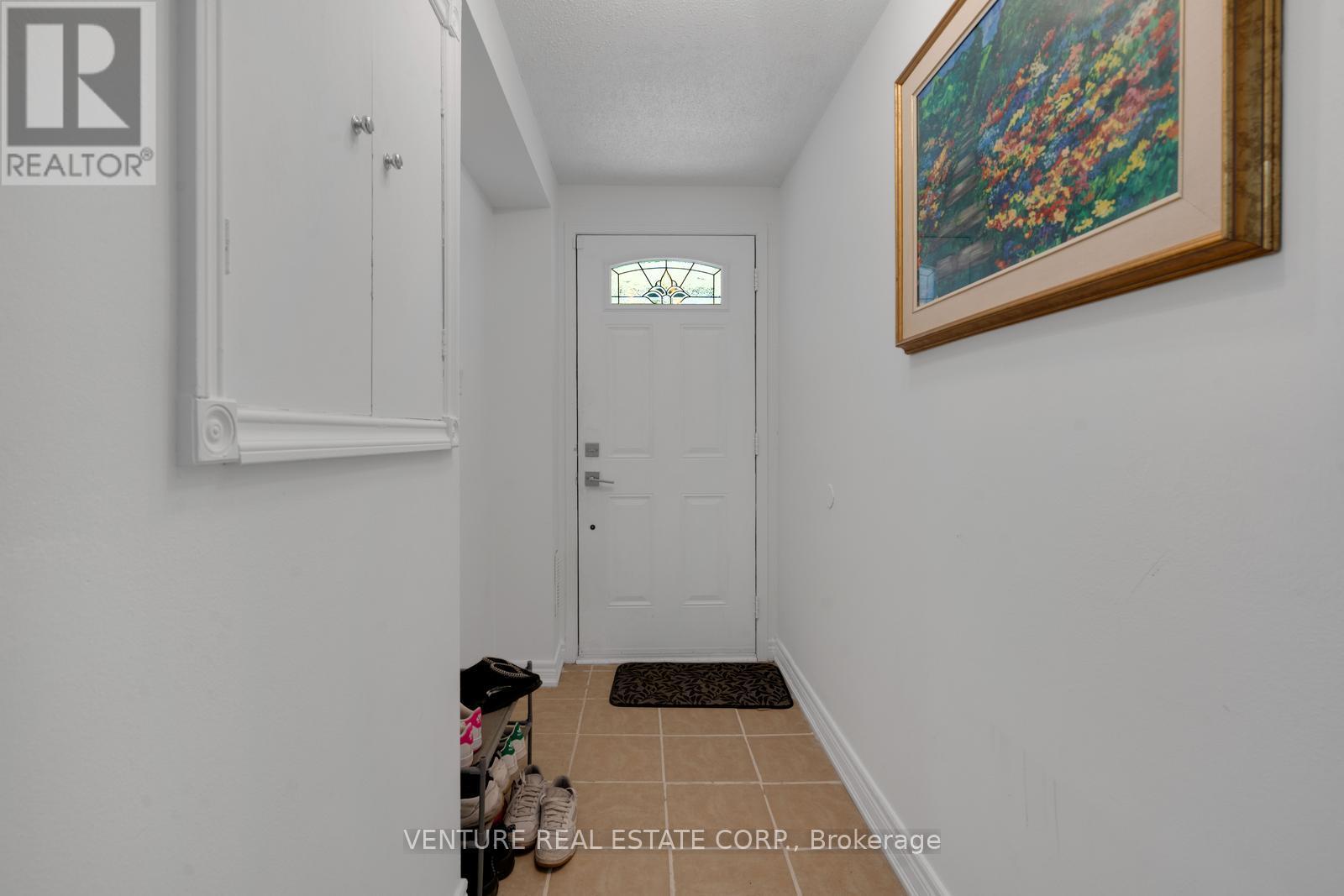 19 Spadina Road, Brampton, Ontario  L6X 4X6 - Photo 4 - W13066728