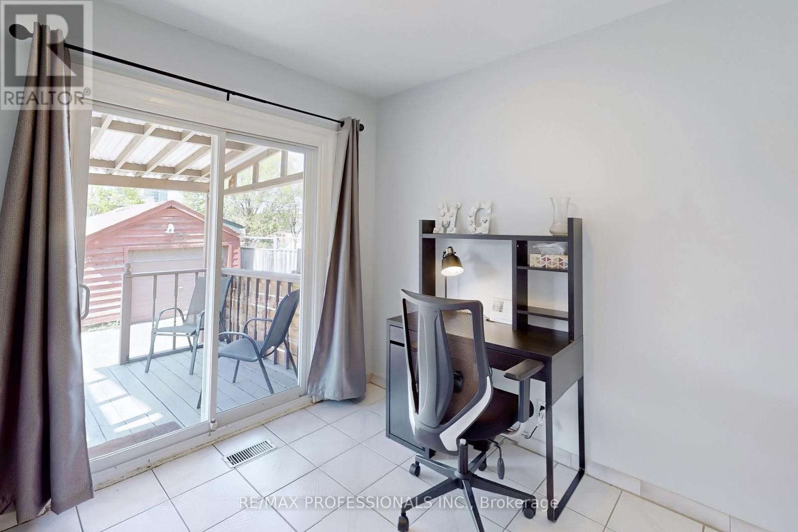 24 Braeburn Avenue, Toronto, Ontario  M9P 2J3 - Photo 18 - W13066760