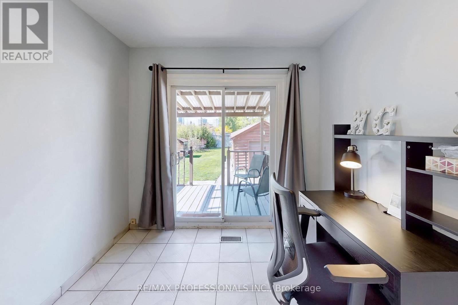 24 Braeburn Avenue, Toronto, Ontario  M9P 2J3 - Photo 19 - W13066760