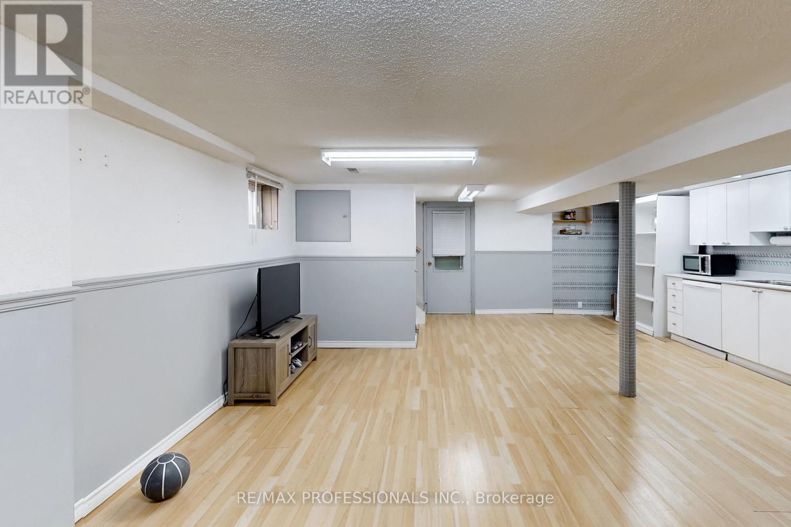 24 Braeburn Avenue, Toronto, Ontario  M9P 2J3 - Photo 24 - W13066760