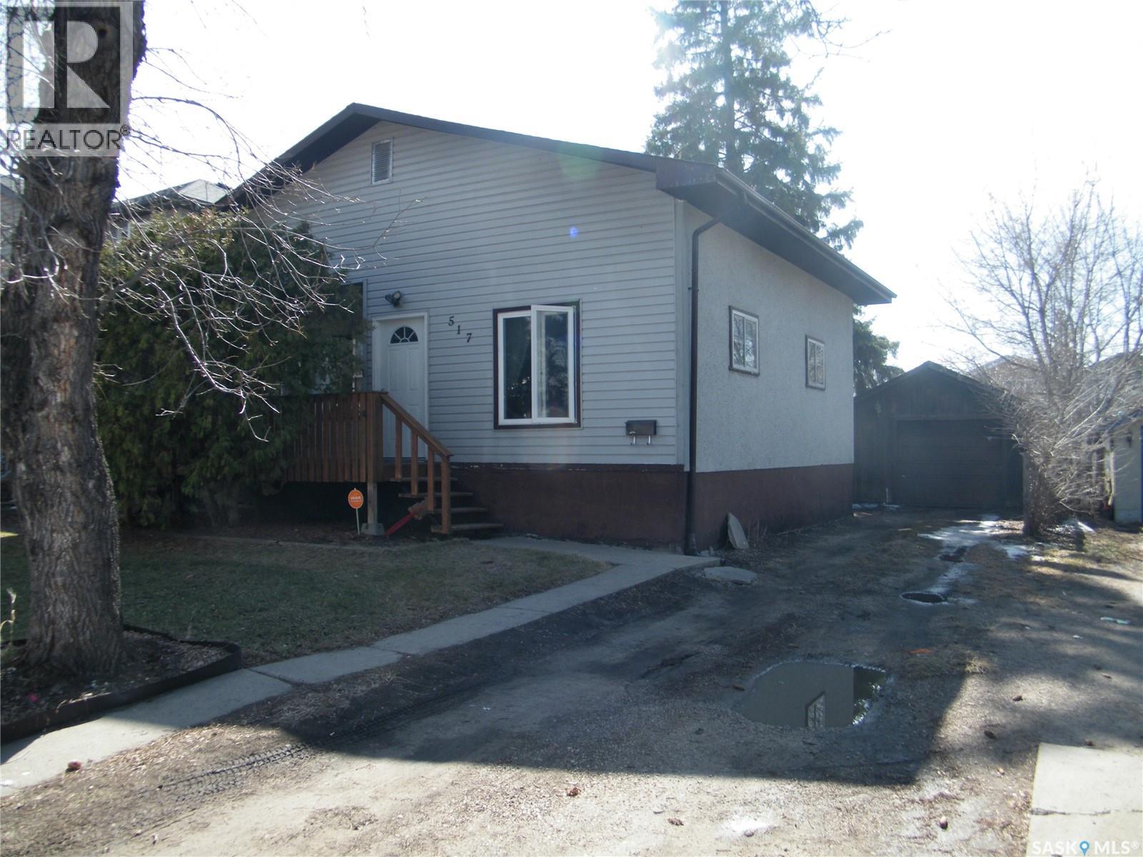 514 L Avenue N, Saskatoon, Saskatchewan  S7L 2P8 - Photo 1 - SK034552