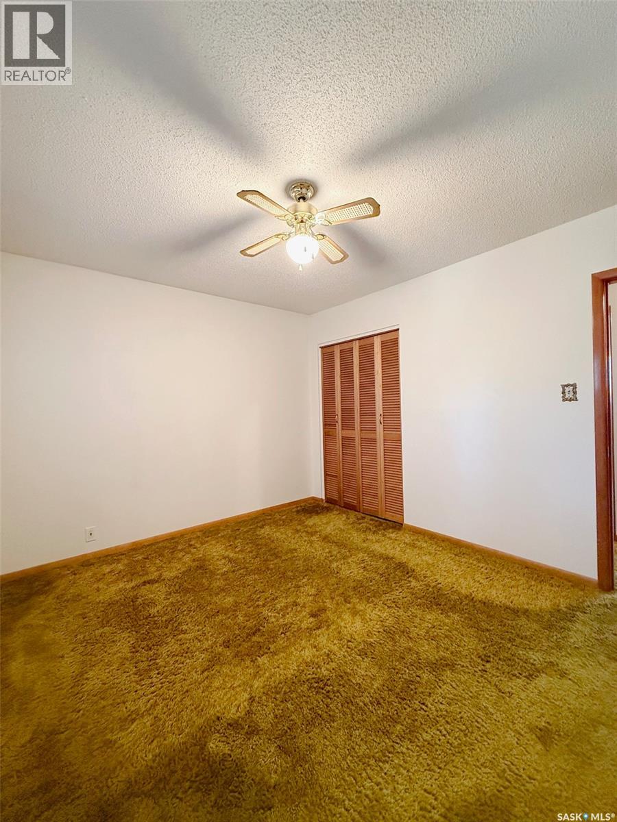 860 9th Avenue Ne, Swift Current, Saskatchewan  S9H 2S7 - Photo 18 - SK034524