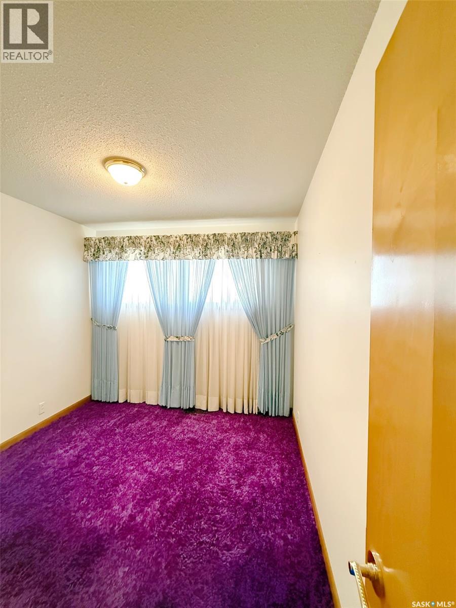 860 9th Avenue Ne, Swift Current, Saskatchewan  S9H 2S7 - Photo 19 - SK034524