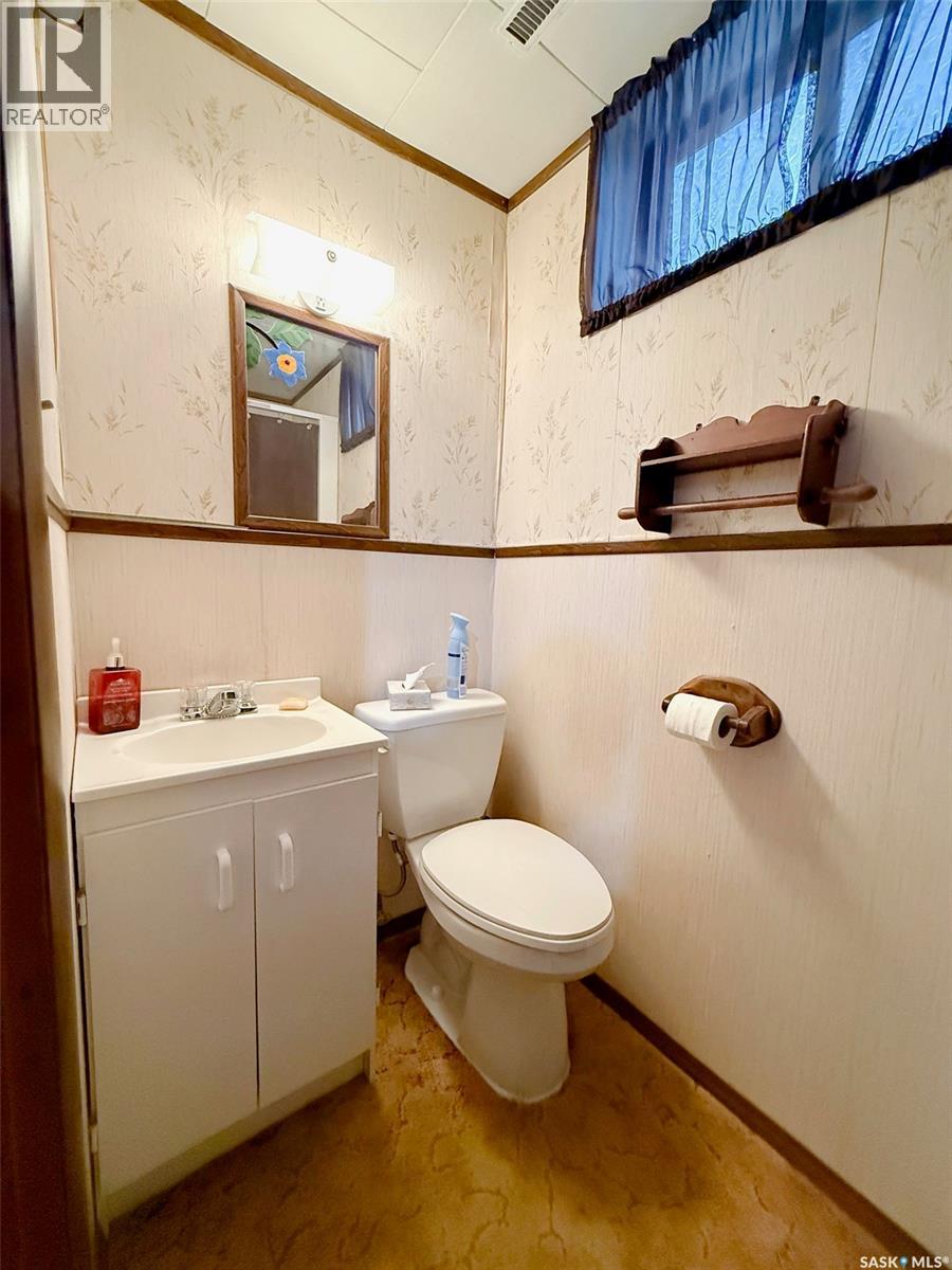 860 9th Avenue Ne, Swift Current, Saskatchewan  S9H 2S7 - Photo 25 - SK034524