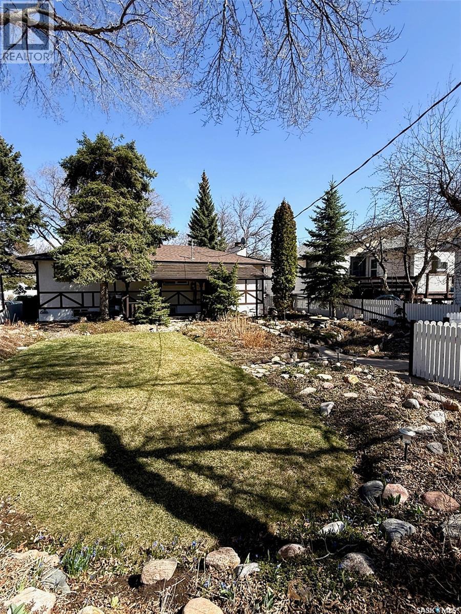 860 9th Avenue Ne, Swift Current, Saskatchewan  S9H 2S7 - Photo 6 - SK034524