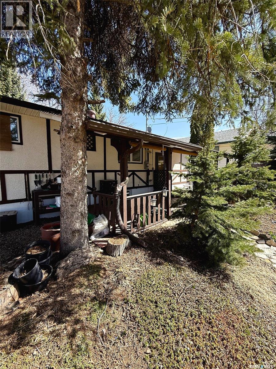 860 9th Avenue Ne, Swift Current, Saskatchewan  S9H 2S7 - Photo 7 - SK034524