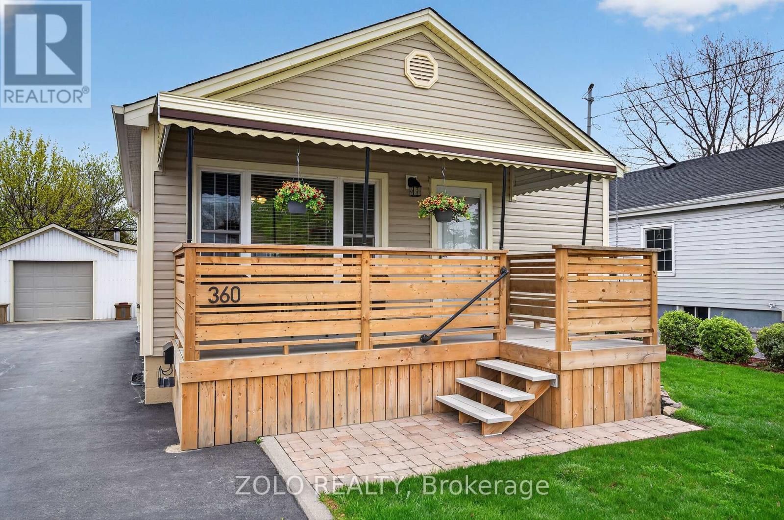 360 Talbot Street, Hamilton, Ontario  L8H 6T4 - Photo 3 - X13066738