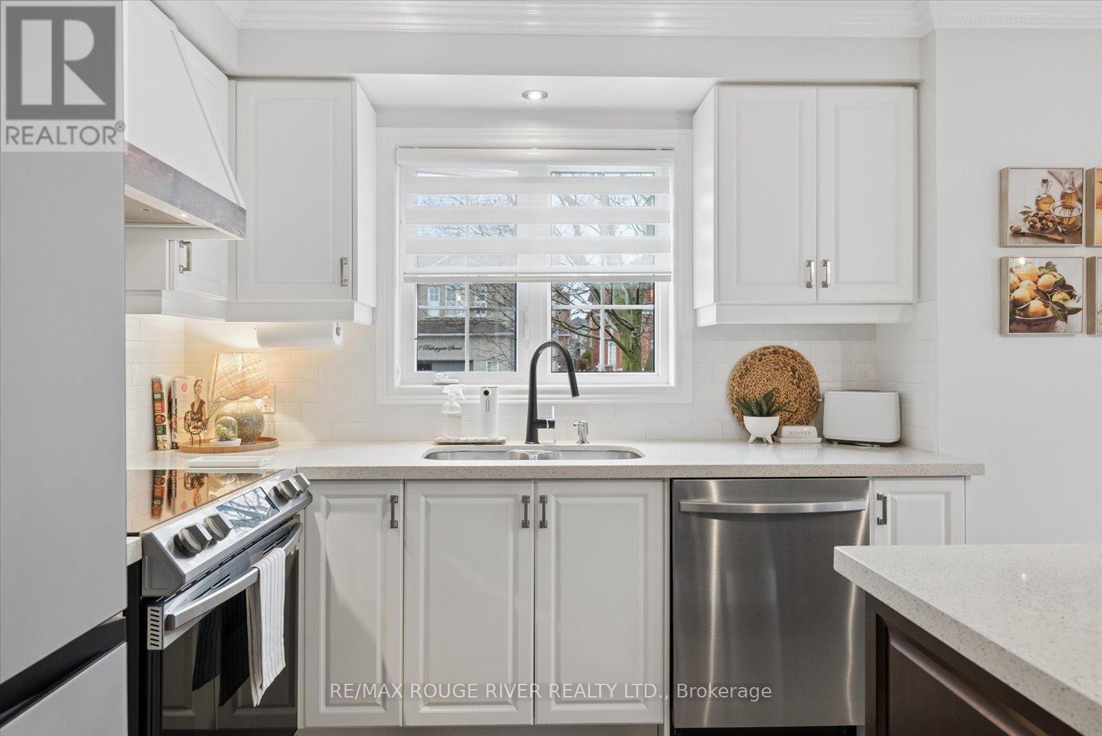 1 Swansea Street, Whitby, Ontario  L1P 0A6 - Photo 19 - E13056274