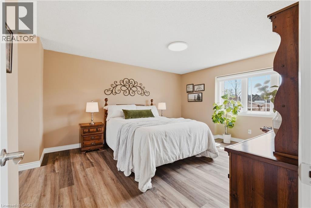 143 St Jerome Crescent, Kitchener, Ontario  N2C 2K9 - Photo 4 - 40821028