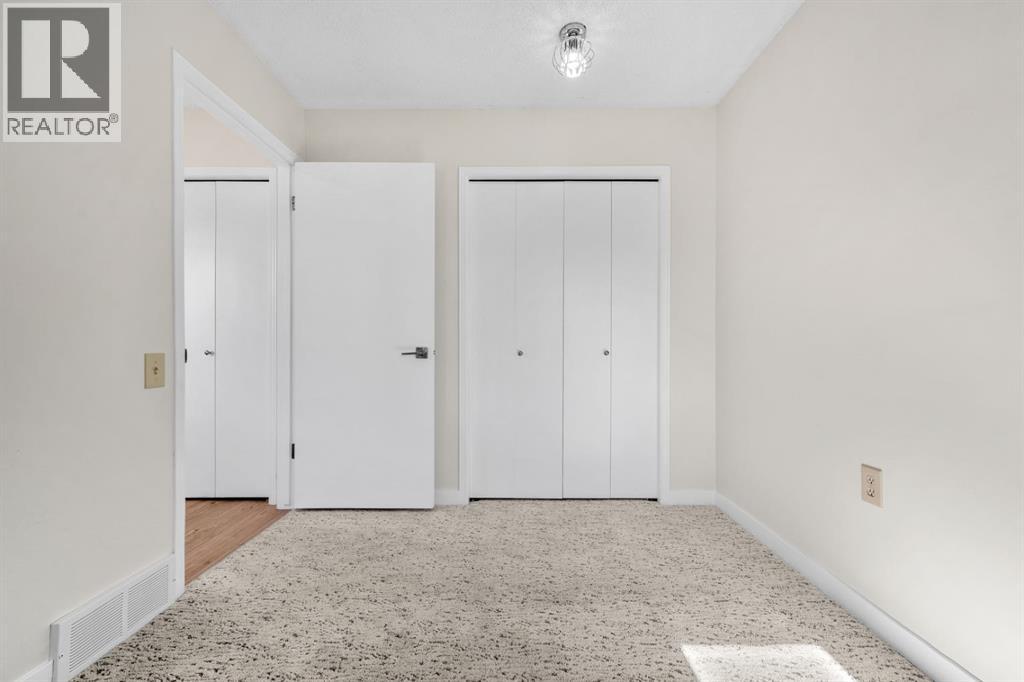 2640 Dovely Court Se, Calgary, Alberta  T2B 3G6 - Photo 17 - A2296864