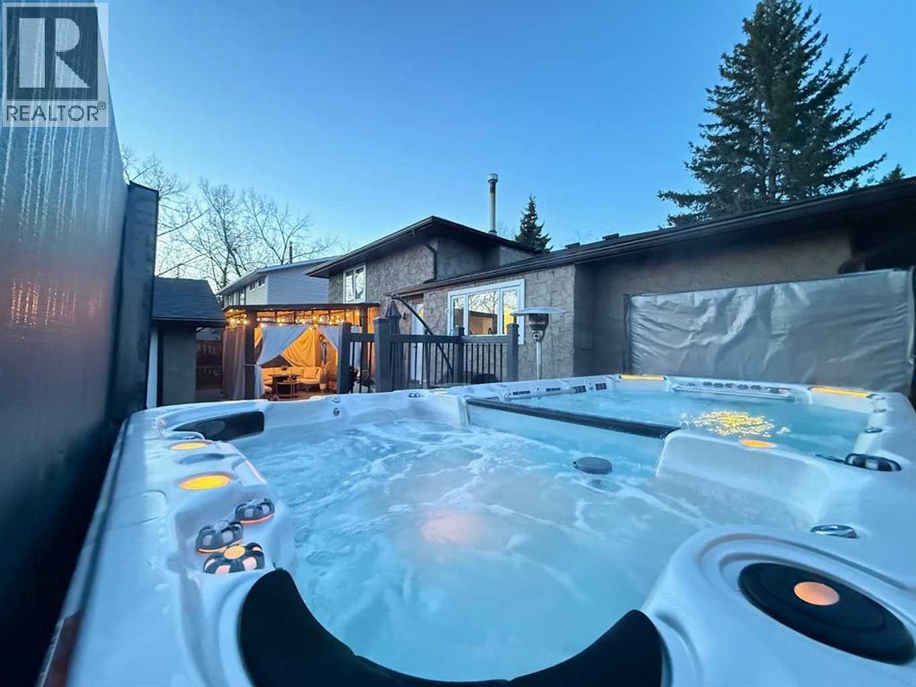 844 Lake Lucerne Drive SE, Calgary, Alberta  T2J 3H3 - Photo 34 - A2299357