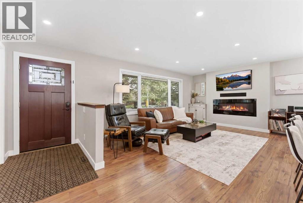 844 Lake Lucerne Drive SE, Calgary, Alberta  T2J 3H3 - Photo 6 - A2299357