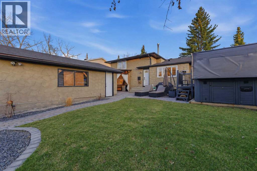 844 Lake Lucerne Drive SE, Calgary, Alberta  T2J 3H3 - Photo 37 - A2299357
