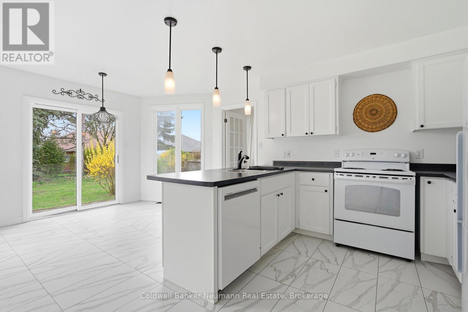 42 Hands Drive, Guelph, Ontario  N1G 3H3 - Photo 6 - X13066824