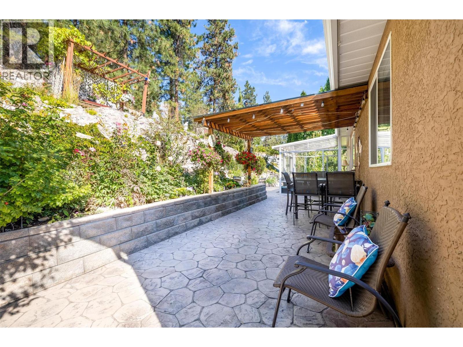 1056 Caledonia Way, West Kelowna, British Columbia  V1Z 3N7 - Photo 38 - 10351376
