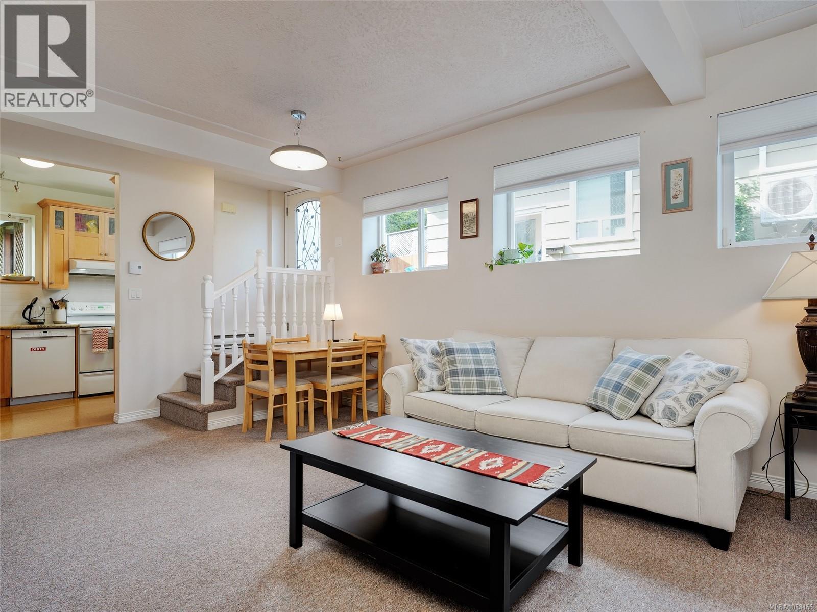 837 Villance St, Victoria, British Columbia  V8X 2P5 - Photo 5 - 1033465