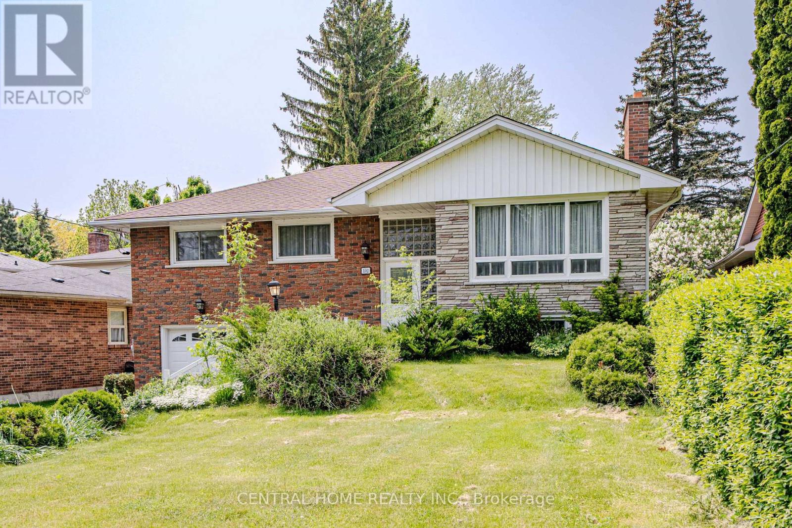 102 MEADOWVALE ROAD, Toronto, Ontario