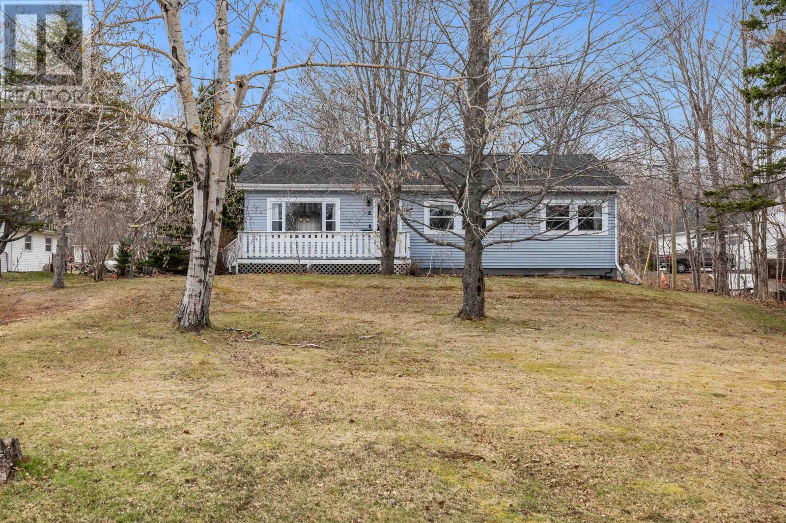 16 Oak Drive, Charlottetown, Prince Edward Island  C1A 6T5 - Photo 2 - 202609255