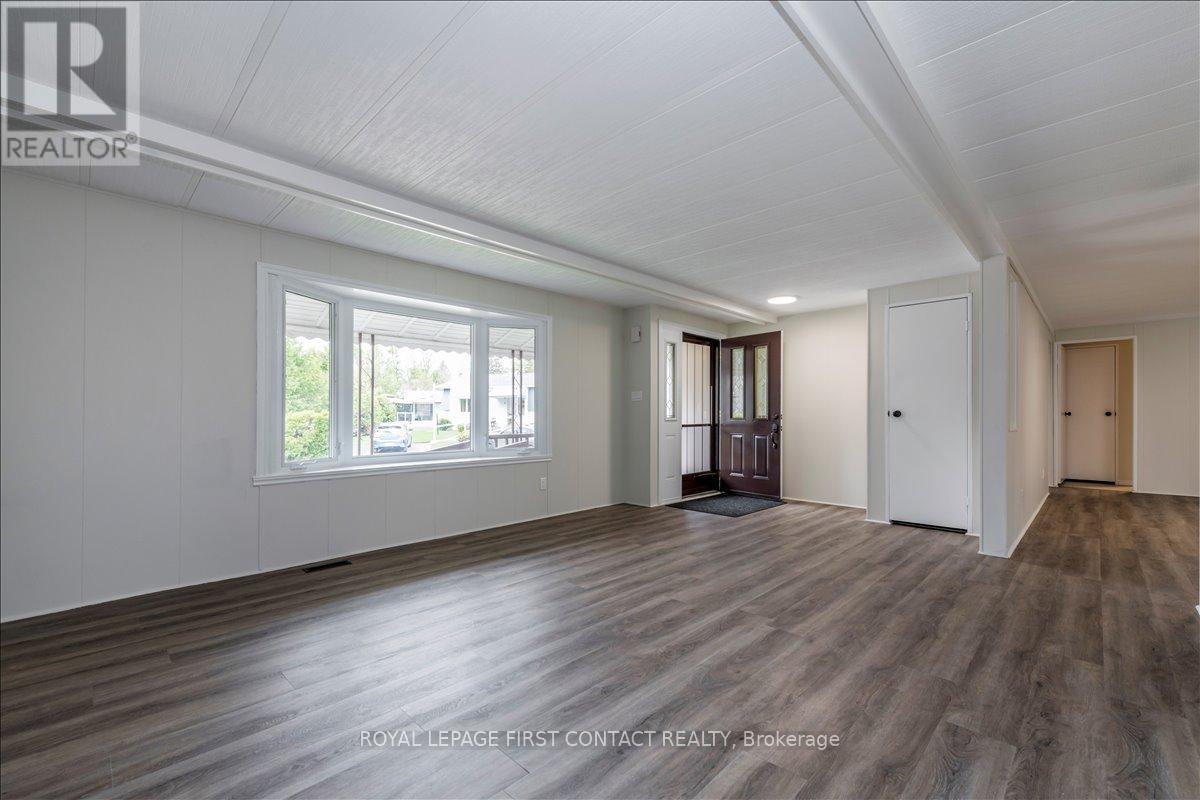 13 Honeysuckle Lane, Innisfil, Ontario  L9S 1M5 - Photo 3 - N13066782