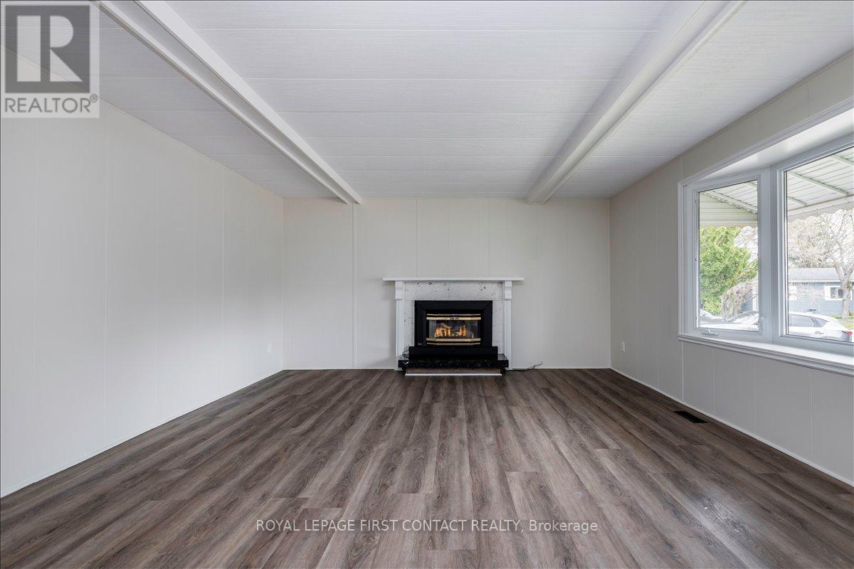 13 Honeysuckle Lane, Innisfil, Ontario  L9S 1M5 - Photo 7 - N13066782