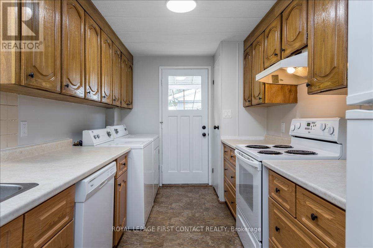 13 Honeysuckle Lane, Innisfil, Ontario  L9S 1M5 - Photo 8 - N13066782