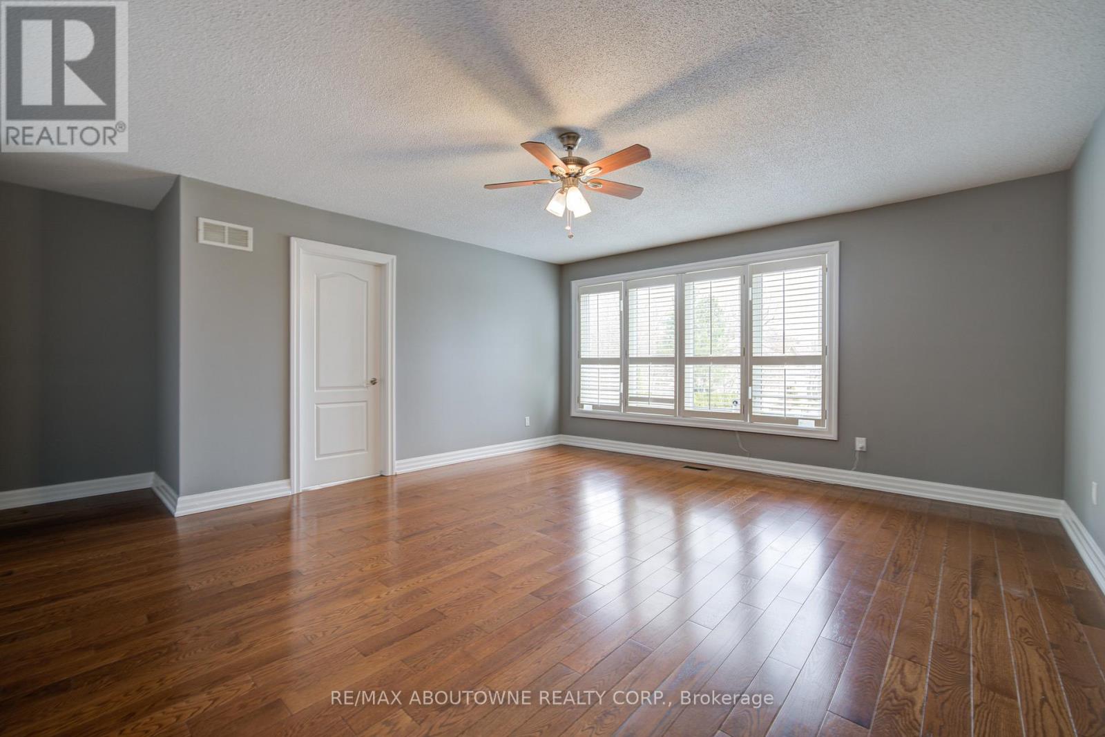 1328 King Henry Court, Oakville, Ontario  L6M 2Y6 - Photo 24 - W13066780