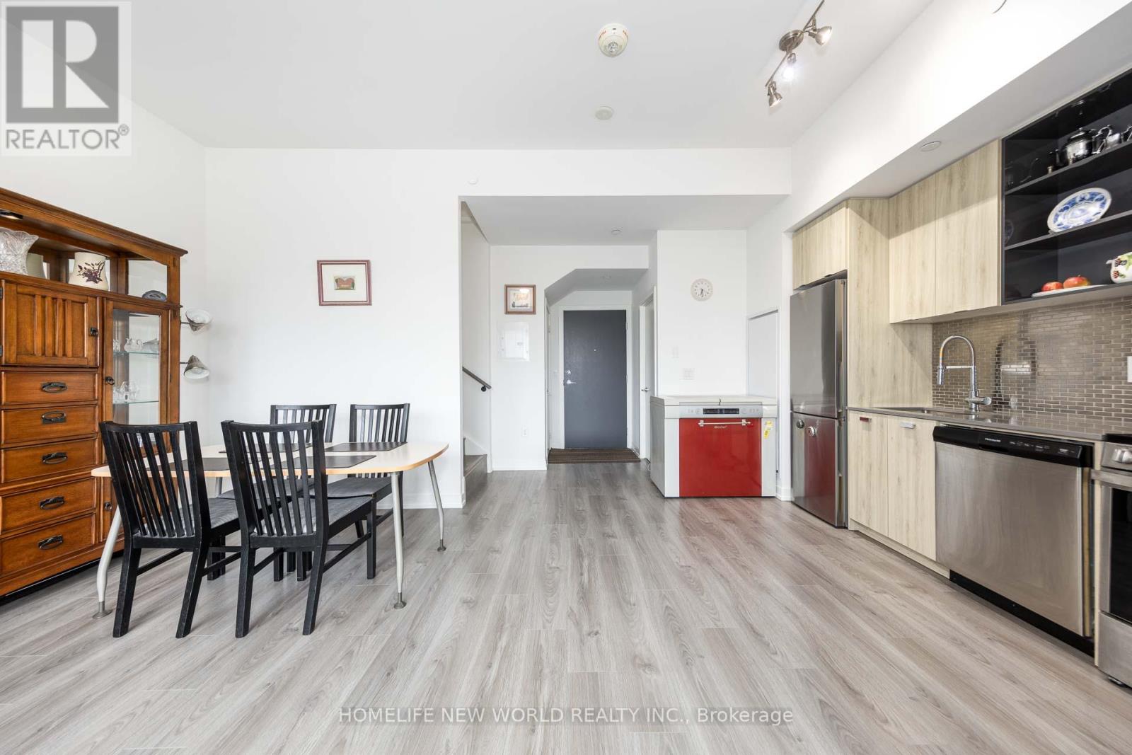 Th04 - 10 De Boers Drive, Toronto, Ontario  M3J 0L6 - Photo 19 - W13066788