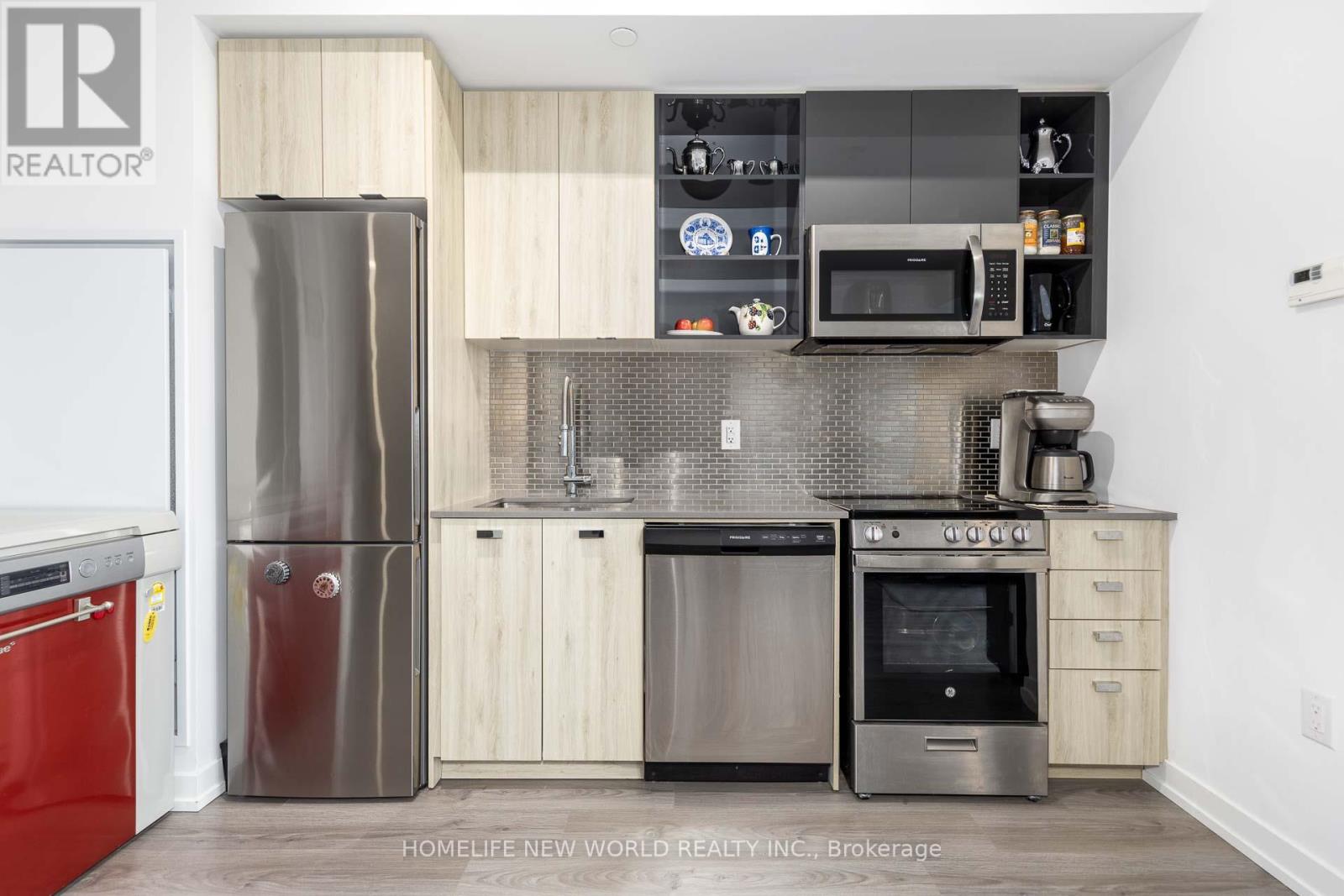 Th04 - 10 De Boers Drive, Toronto, Ontario  M3J 0L6 - Photo 22 - W13066788