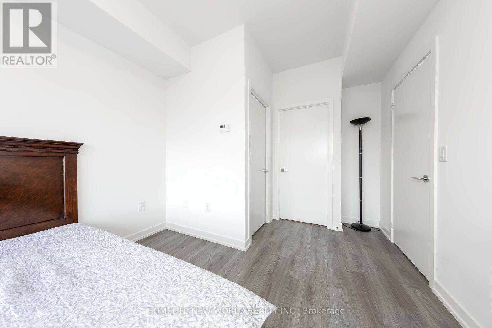 Th04 - 10 De Boers Drive, Toronto, Ontario  M3J 0L6 - Photo 35 - W13066788