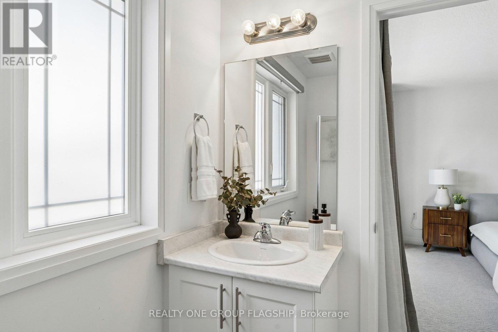 110 Laguna Village Crescent, Hamilton, Ontario  L0R 1P0 - Photo 19 - X13066826