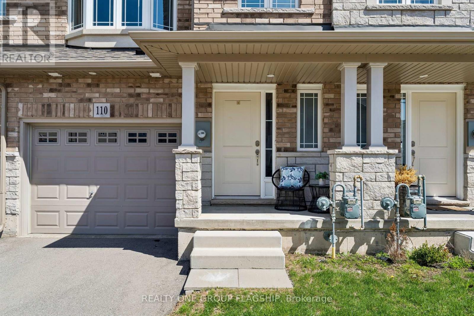 110 Laguna Village Crescent, Hamilton, Ontario  L0R 1P0 - Photo 2 - X13066826