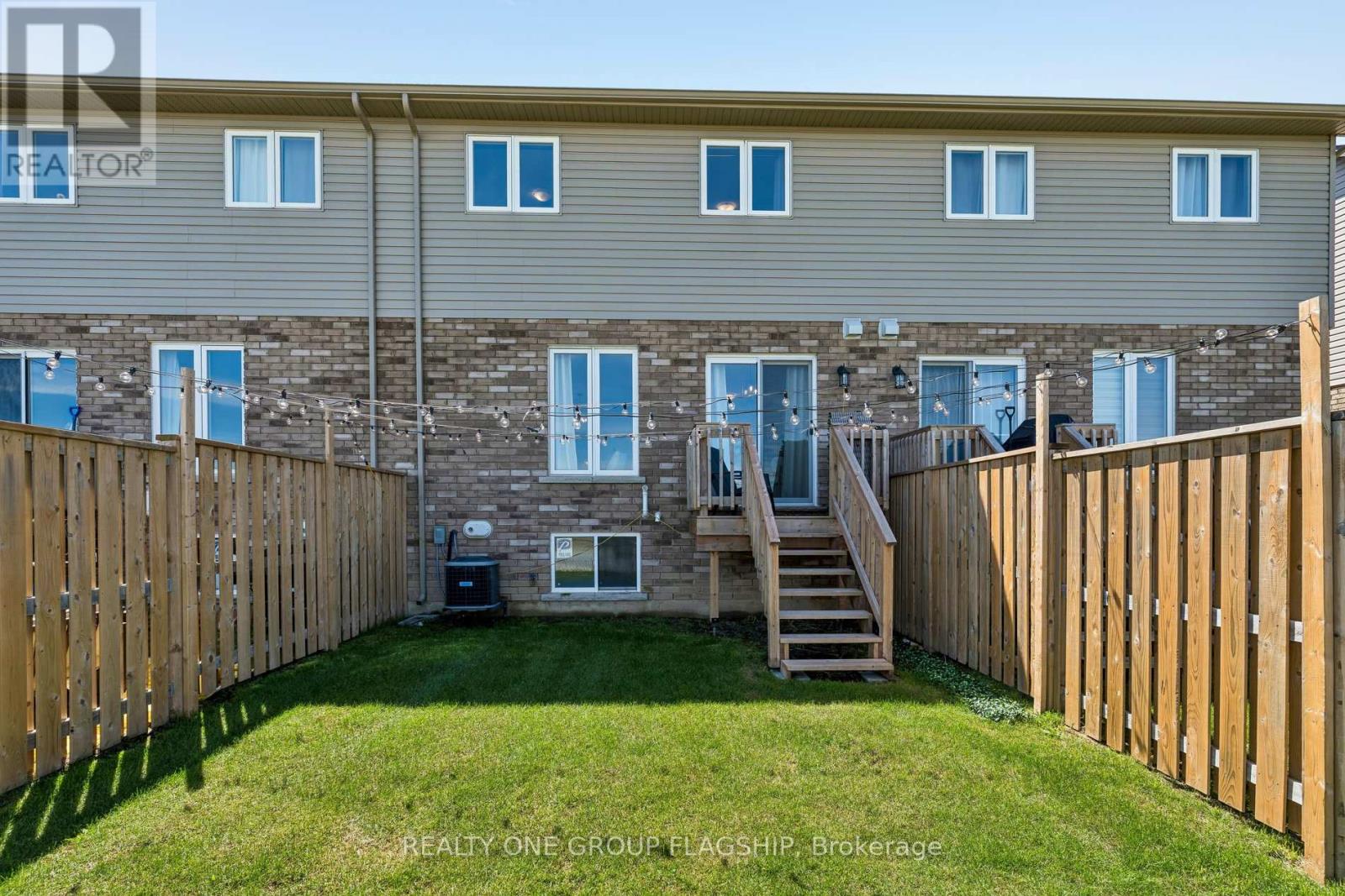 110 Laguna Village Crescent, Hamilton, Ontario  L0R 1P0 - Photo 28 - X13066826