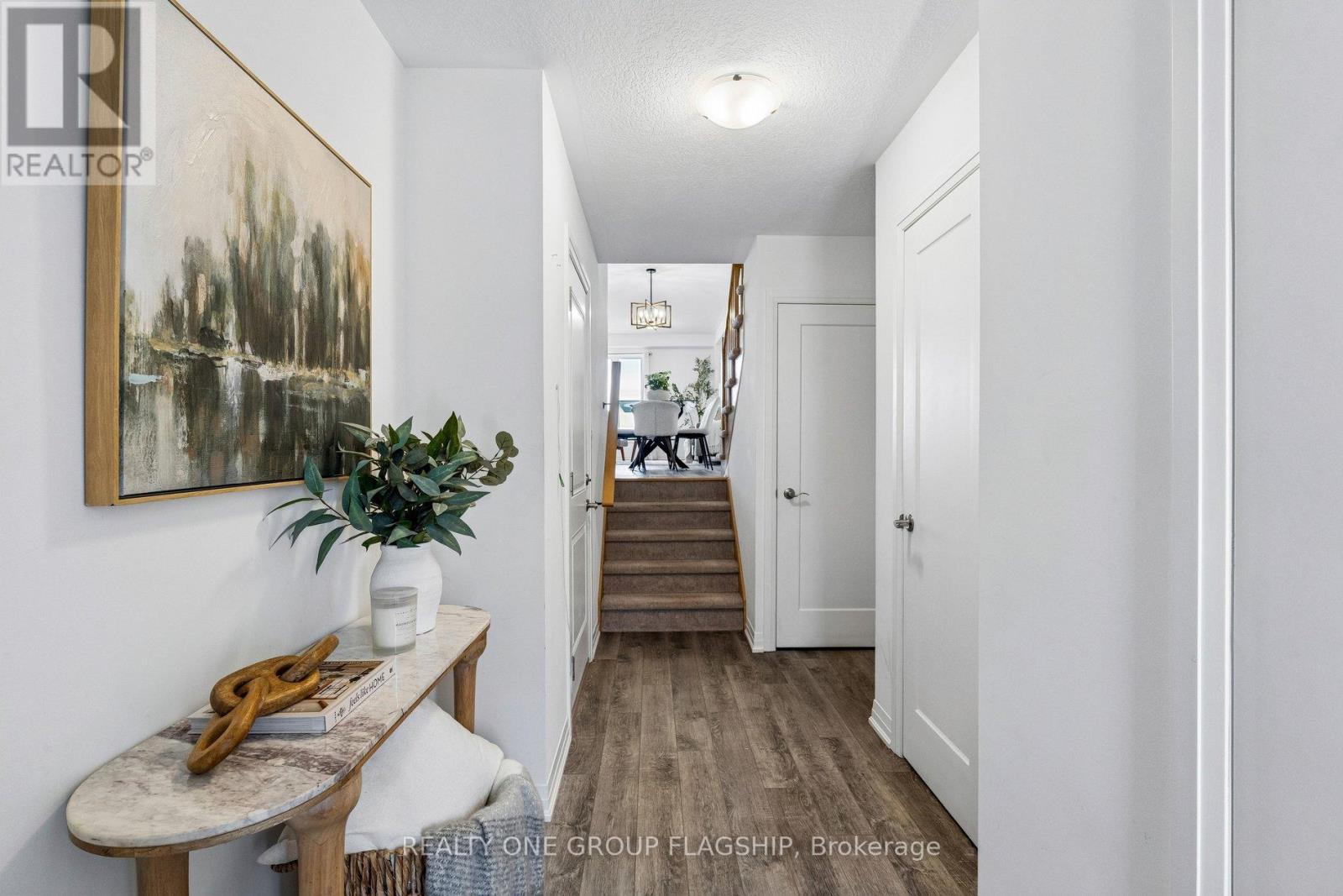 110 Laguna Village Crescent, Hamilton, Ontario  L0R 1P0 - Photo 3 - X13066826