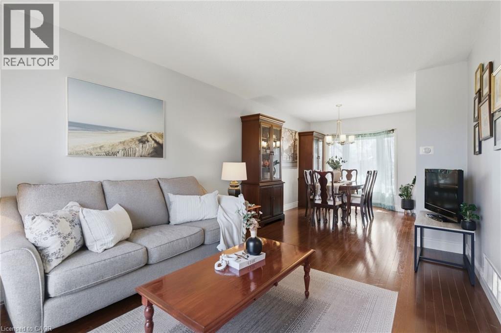 2376 Brunswick Court, Burlington, Ontario  L7P 4P2 - Photo 13 - 40825113