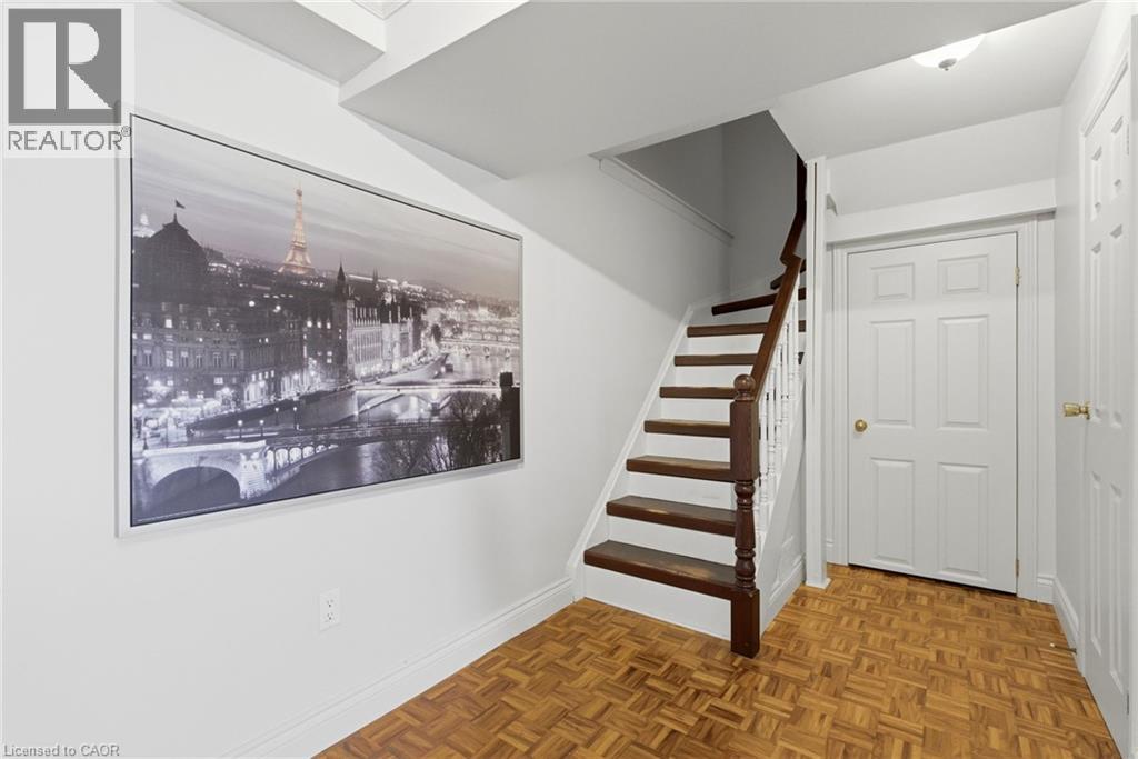 2376 Brunswick Court, Burlington, Ontario  L7P 4P2 - Photo 25 - 40825113
