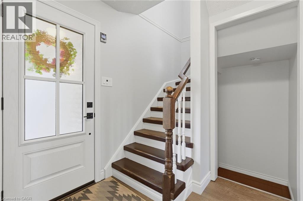 2376 Brunswick Court, Burlington, Ontario  L7P 4P2 - Photo 3 - 40825113