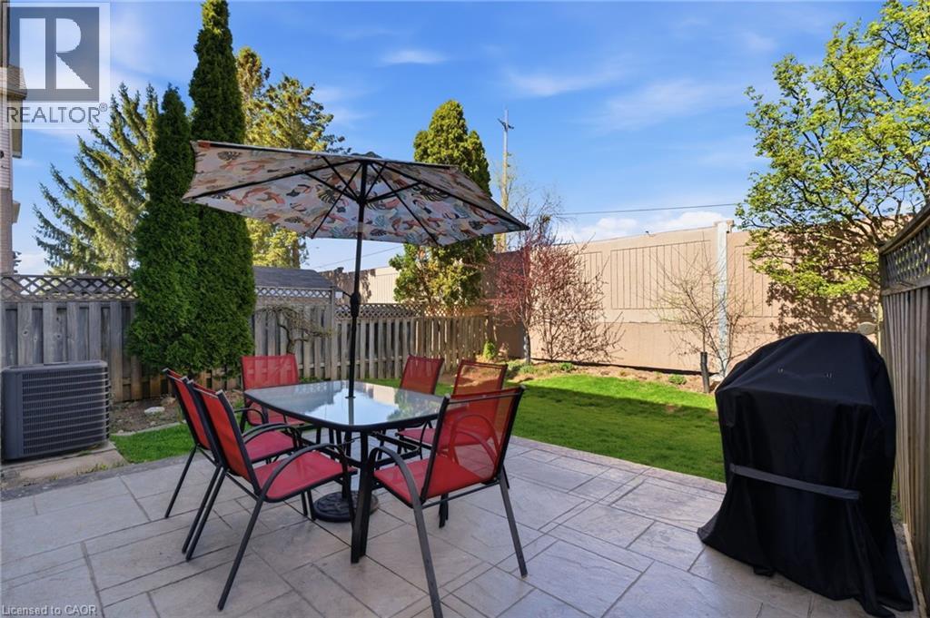 2376 Brunswick Court, Burlington, Ontario  L7P 4P2 - Photo 32 - 40825113