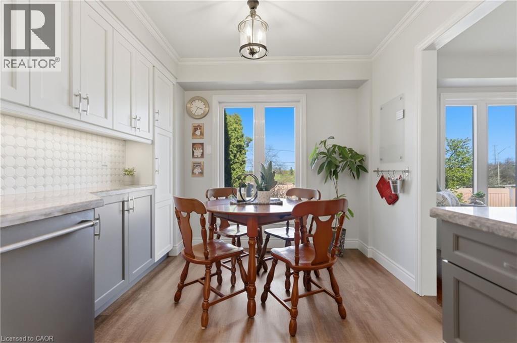 2376 Brunswick Court, Burlington, Ontario  L7P 4P2 - Photo 6 - 40825113