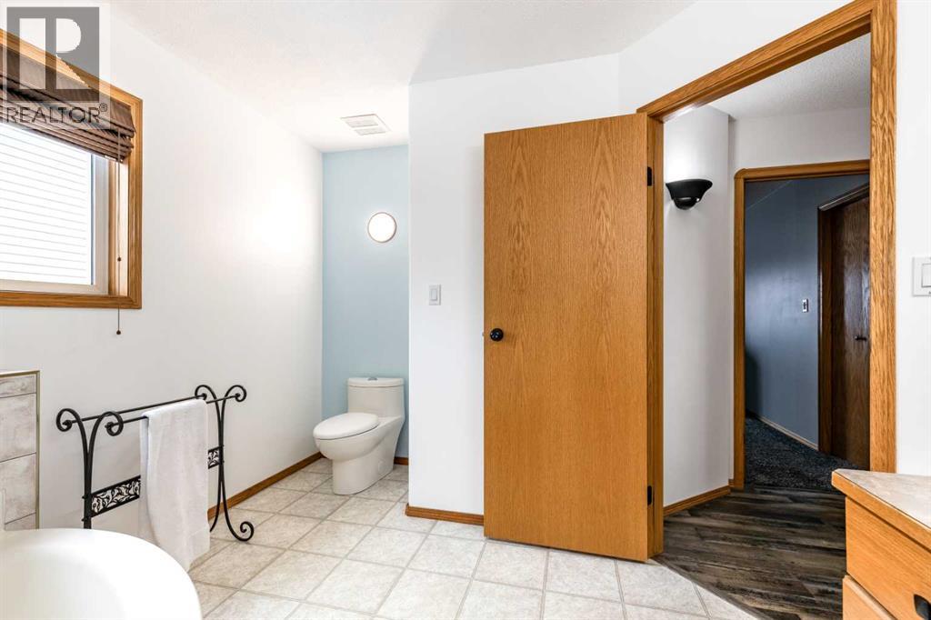 632 Hemingway Crescent Ne, Medicine Hat, Alberta  T1C 1X5 - Photo 24 - A2304330