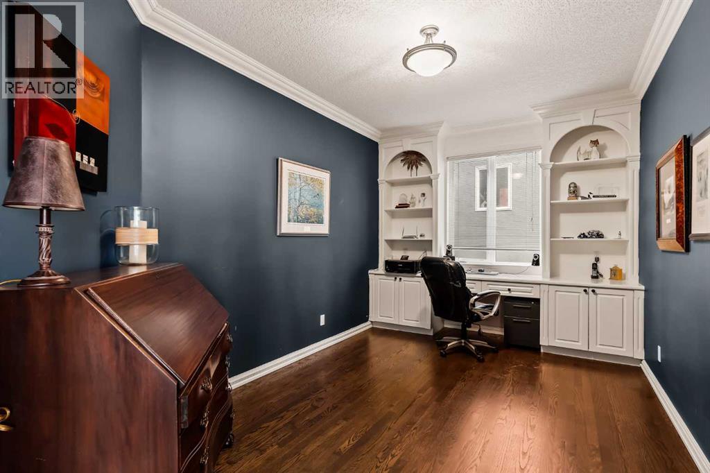 70 Patterson Close Sw, Calgary, Alberta  T3H 3K2 - Photo 22 - A2299899