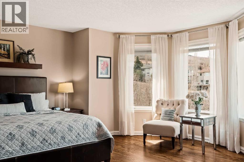 70 Patterson Close Sw, Calgary, Alberta  T3H 3K2 - Photo 26 - A2299899