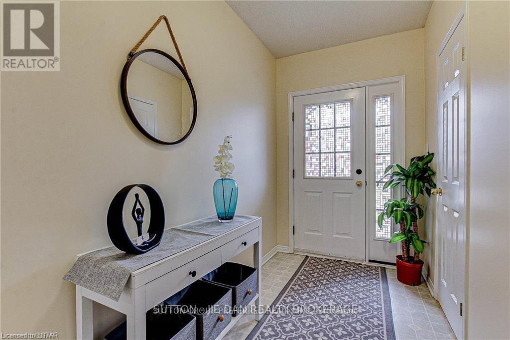 40 - 320 Ambleside Drive, London North, Ontario  N6G 5H9 - Photo 4 - X13066856