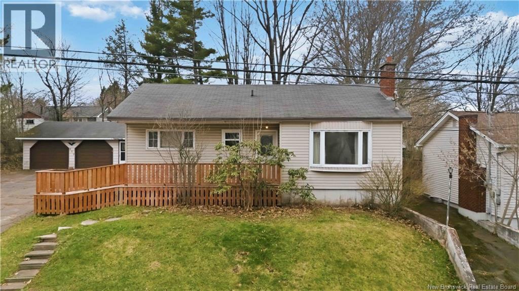 232 Leslie Street, Moncton, New Brunswick  E1C 6M9 - Photo 1 - NB138385