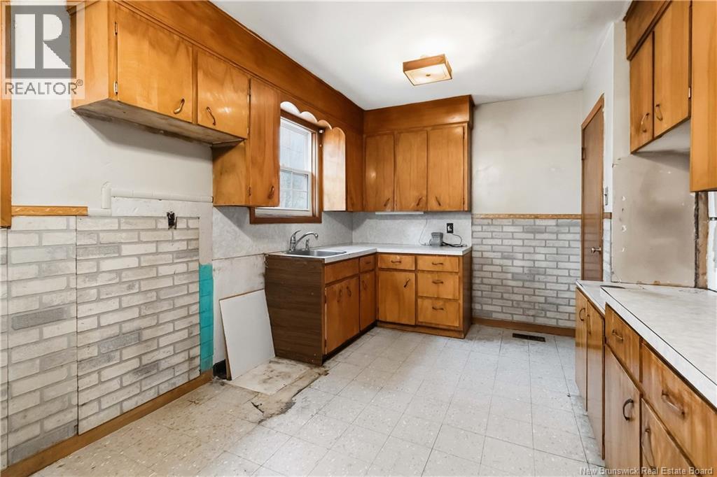 232 Leslie Street, Moncton, New Brunswick  E1C 6M9 - Photo 13 - NB138385