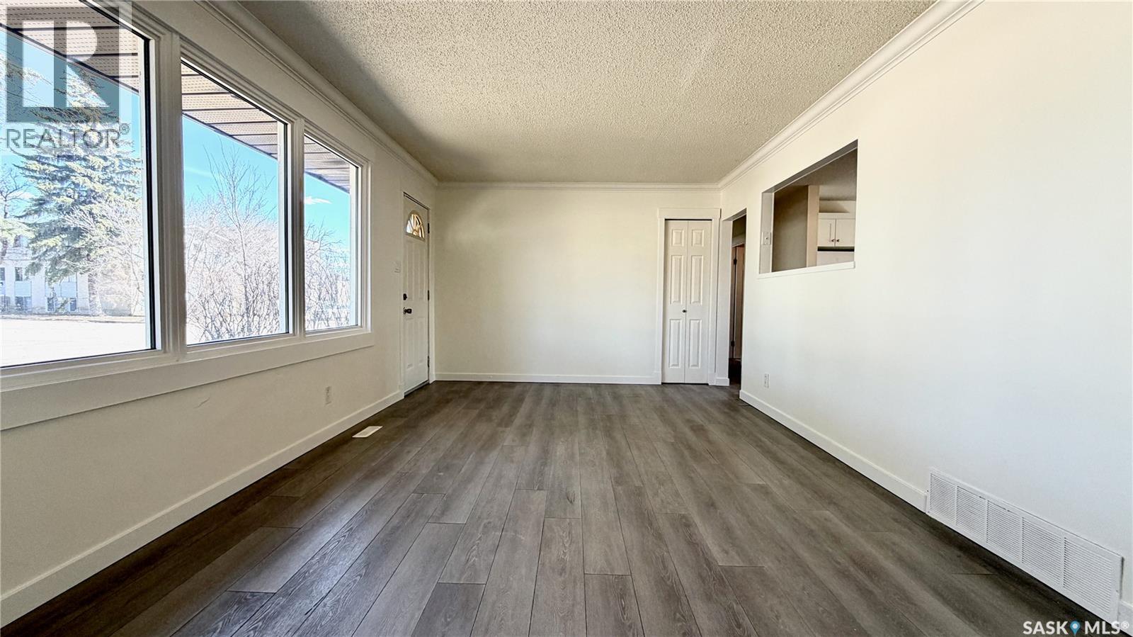 201 V Avenue N, Saskatoon, Saskatchewan  S7L 3E5 - Photo 4 - SK034489