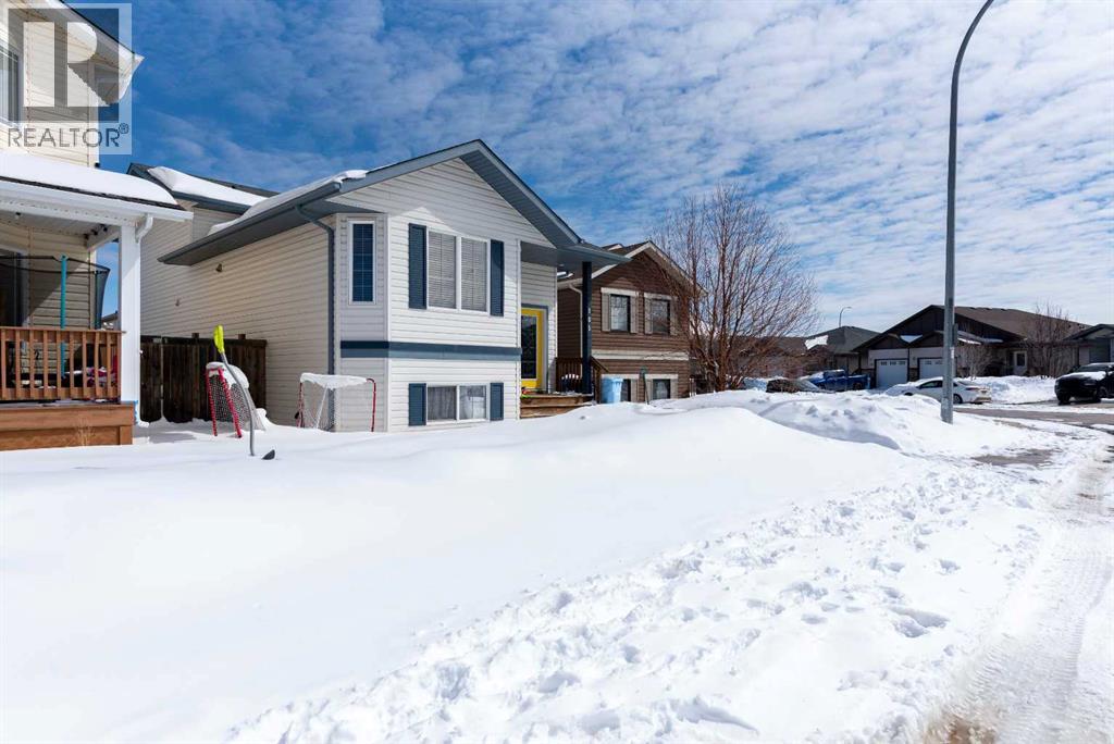 105 Elderberry Street, Fort Mcmurray, Alberta  T9K 0N6 - Photo 2 - A2306093