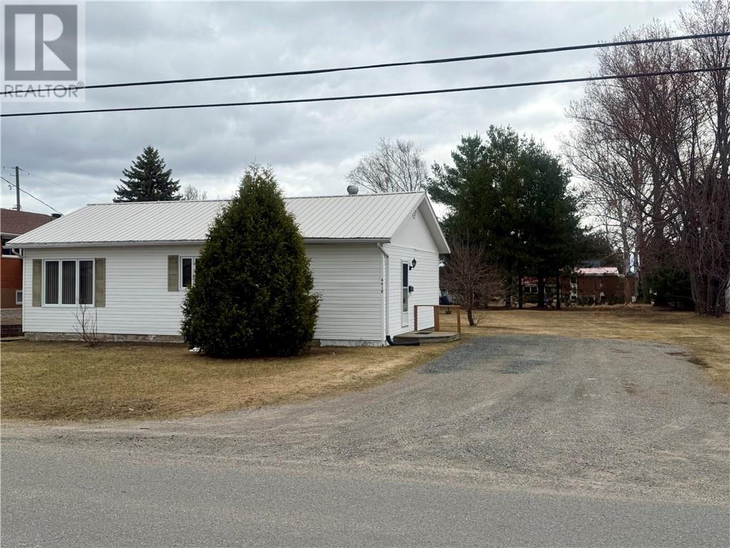 4418 Theresa Avenue, Hanmer, Ontario