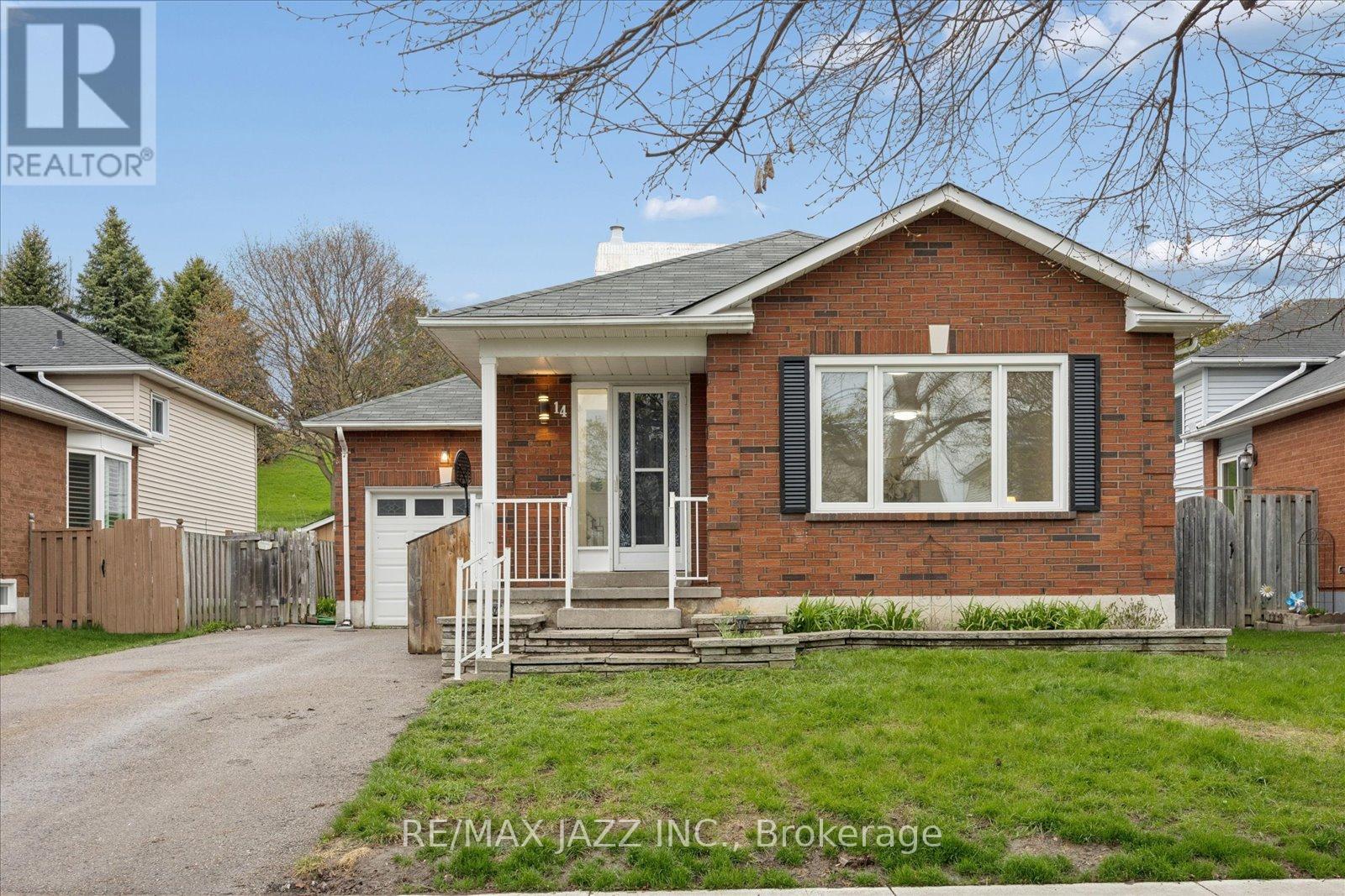 14 Penfound Drive, Clarington (Bowmanville), Ontario  L1C 4C5 - Photo 2 - E13066868